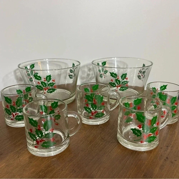 Vintage MCM Holly Berry Christmas Mugs and Ice Bucket/Bowl Set - Picture 1 of 10
